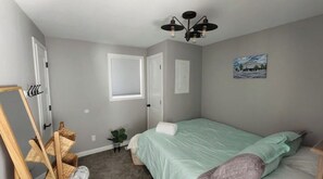 2 bedrooms, travel cot, free WiFi, bed sheets