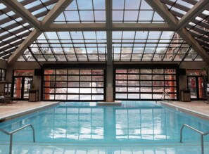 Piscina coperta, piscina all'aperto