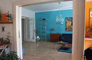 TV - Cosy & Spacious Apartment, City Center, WiFi FREE (Hlavní mesto Praha)