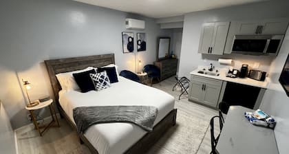 Cozy Beachside Boutique Hotel Suite with kitchen