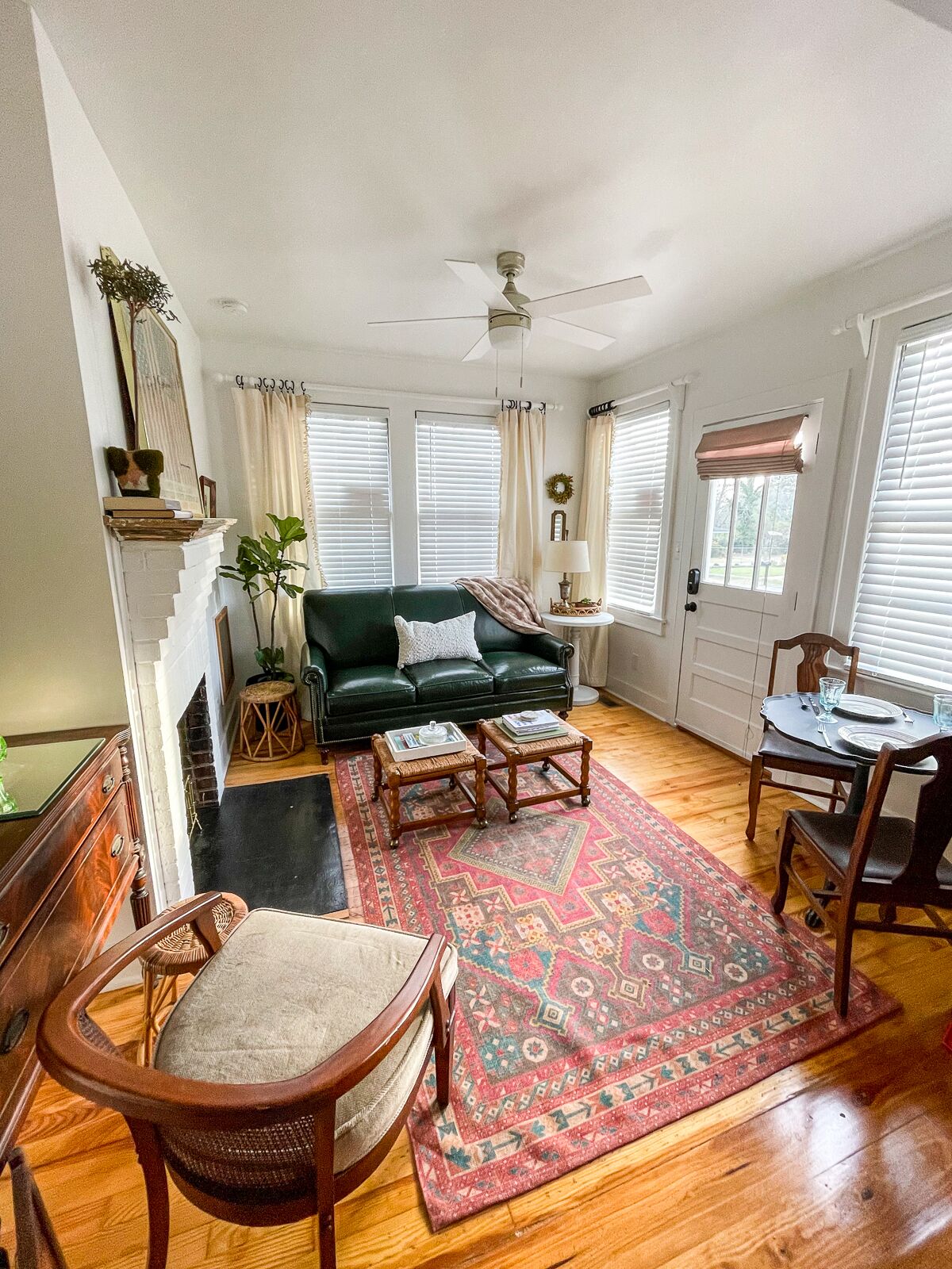 Cozy Bungalow 8mins to Main St, Hospitals, Universities, Government