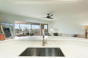 Interior - ISLANDER COVE 402, 3 BR/2 BA WATER FRONT VACATION RENTAL (Marco Island)