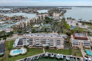 Exterior - ISLANDER COVE 402, 3 BR/2 BA WATER FRONT VACATION RENTAL (Marco Island)