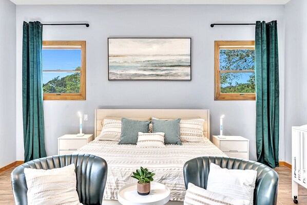 4 Schlafzimmer, Schreibtisch, Bügeleisen/Bügelbrett, Reisekinderbett