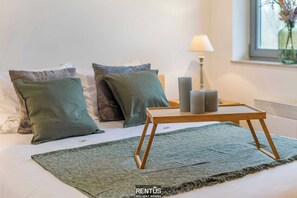 2 bedrooms, desk, soundproofing, iron/ironing board