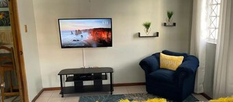 Oasis@Oaklands: Centrally Located Kingston 1bed Apt