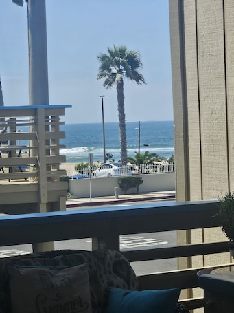 Room 6, 2 Queen Beds | View from room