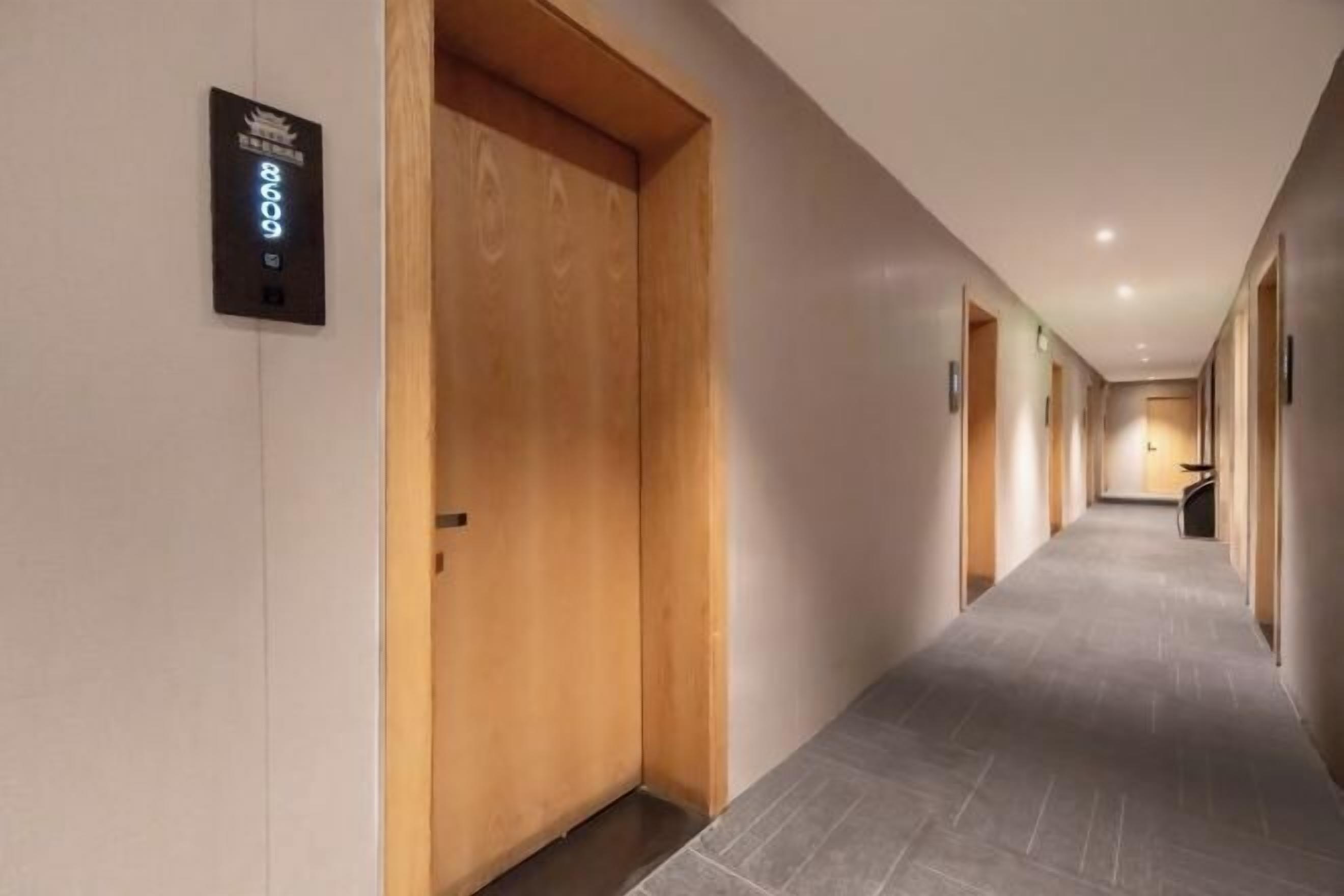 المنشأة من الداخل