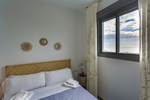 Silitysrauta/-lauta, ilmainen Wi-Fi, vuodevaatteet