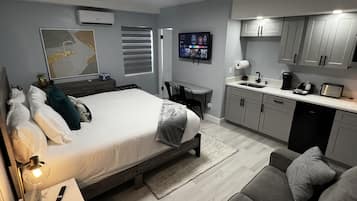 1 bedroom, desk, free WiFi, bed sheets