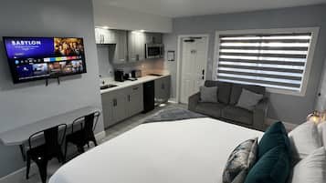1 bedroom, desk, free WiFi, bed sheets