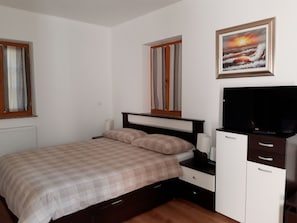 6 bedrooms, iron/ironing board, free WiFi, bed sheets - Mountain Lodge at Plitvice Lakes (Plitvicka Jezera)