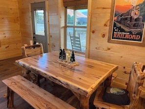 Dining - Hoot Haus Mtn Views fully fenced and Pup Friendly!  (Cosby)