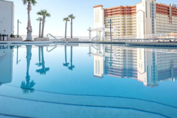 屋外プール、温水プール