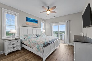 10 bedrooms, desk, iron/ironing board, free WiFi