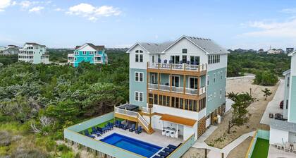 Soundfront home, private dock, pool, hot tub, theater, kiteboarding haven ★★★★★