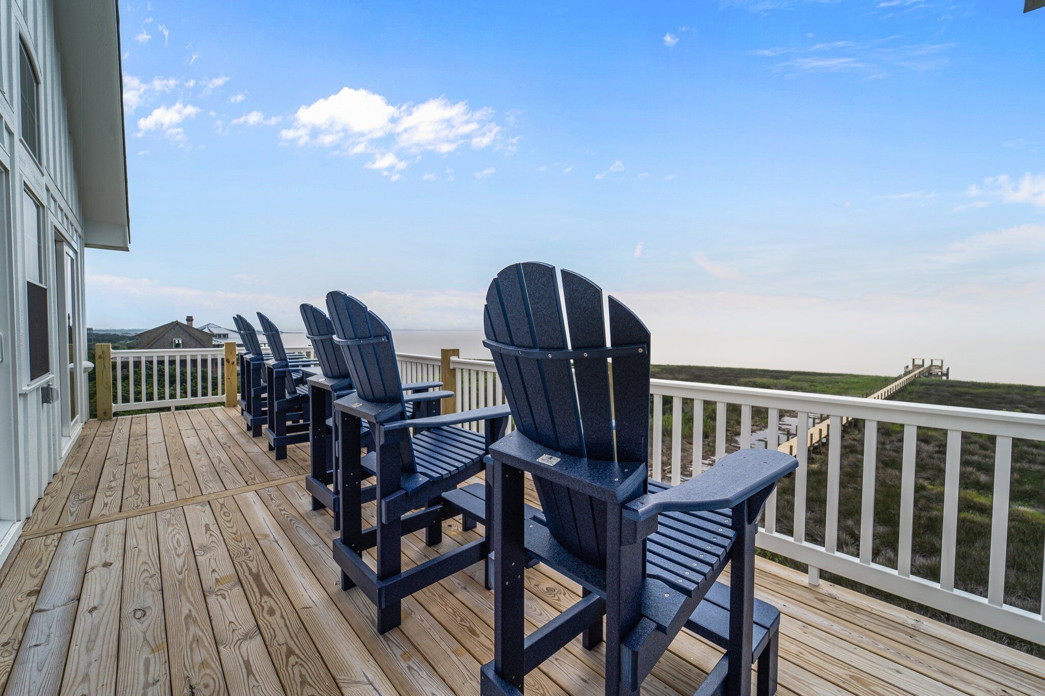 Soundfront home, private dock, pool, hot tub, theater, kiteboarding haven ★★★★★