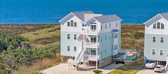 Soundfront home, shallow water, private pool, hot tub, windsurfing access ★★  ★★★