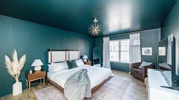 3 soveværelser, skrivebord, strygejern/strygebræt, weekendseng