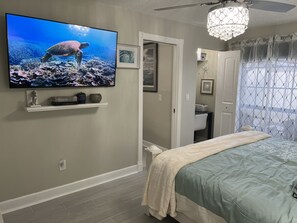 2 Schlafzimmer, Schreibtisch, Bügeleisen/Bügelbrett, Reisekinderbett