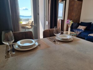 Dining - Studio apartment in Zadar with Seaview, Balcony, Air condition, WIFI (5114-1) (Zadar)