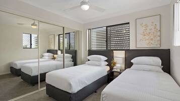 2 bedrooms, iron/ironing board, WiFi, bed sheets