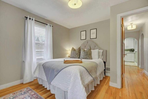 2 bedrooms, desk, iron/ironing board, travel crib