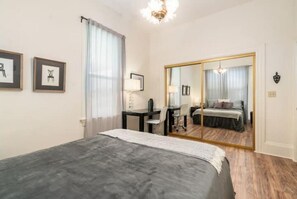 3 bedrooms, desk, iron/ironing board, free WiFi