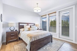 2 soverom, strykejern/-brett, reiseseng for barn og wi-fi (inkludert)