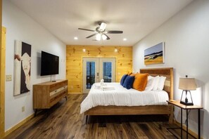 3 Schlafzimmer, Reisekinderbett, kostenloses WLAN, Bettwäsche