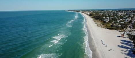 Sillas reclinables de playa, toallas de playa