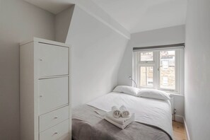 2 habitaciones, tabla de planchar con plancha y wifi 