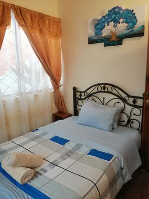 3 Schlafzimmer, Schreibtisch, Bügeleisen/Bügelbrett, kostenloses WLAN