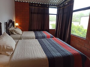 3 chambres, bureau, fer et planche à repasser, Wi-Fi gratuit