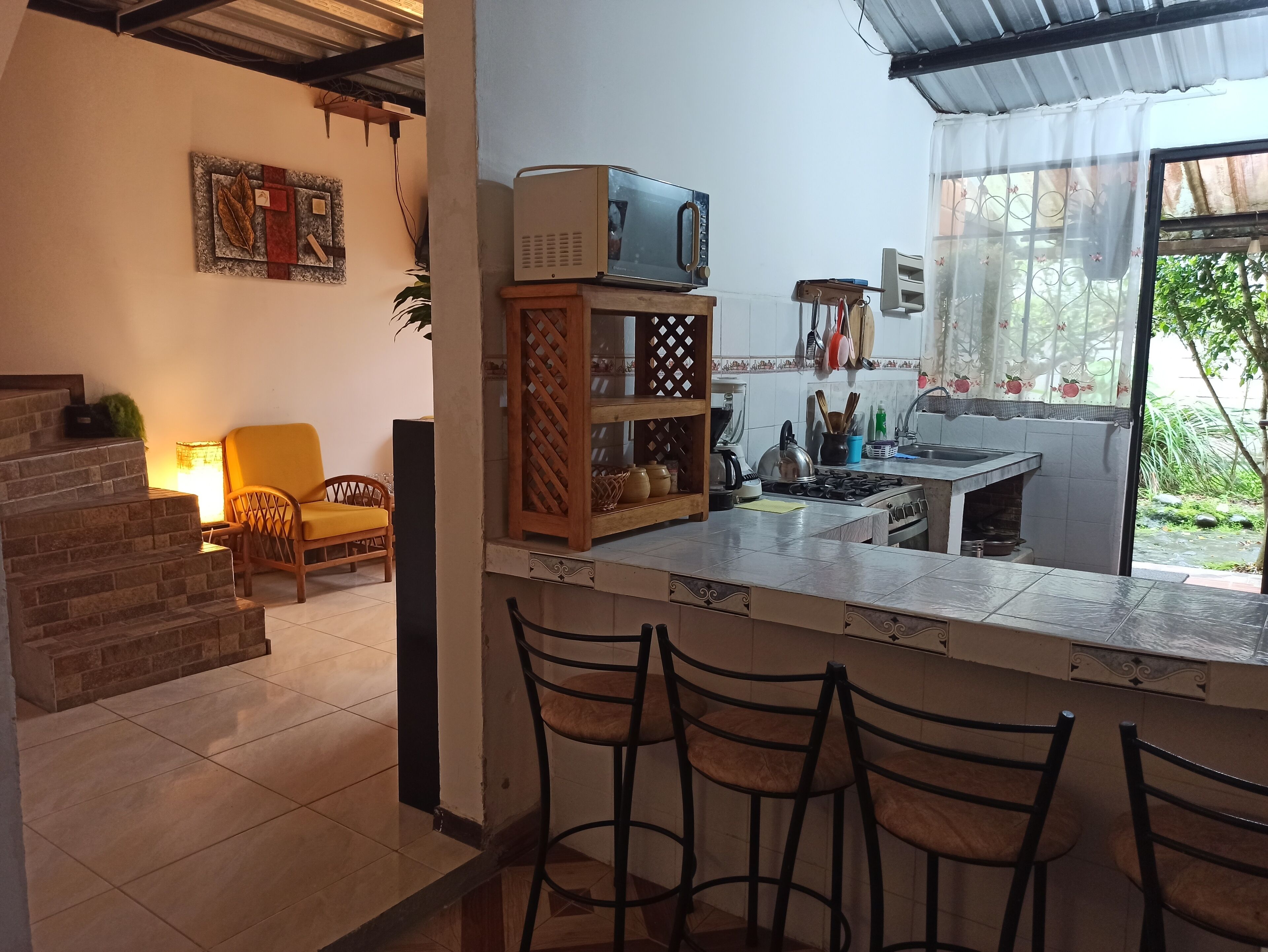 Kjøleskap, mikrobølgeovn, ovn og oppvaskmaskin