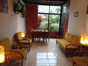 Interior - Linda Casa Rústica Familiar en Mindo. (Mindo)