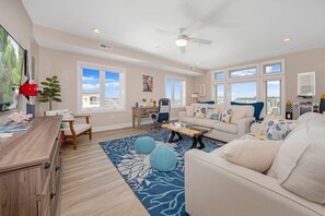 TV, offices - Penthouse in Wildwood Crest- Best Views! (Wildwood)