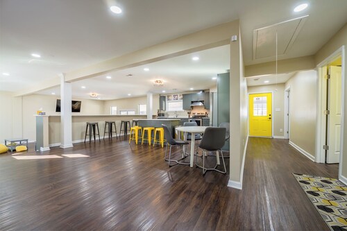 Cozy Pool Staycation Getaway 