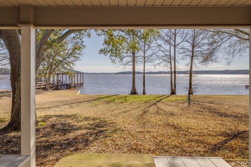 Lake Front | 2 Boat Slips | Hot Tub | Game room