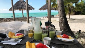 Free daily continental breakfast - Mambo Beach Villas (Matemwe)