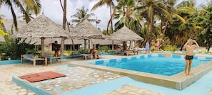 Pool - Mambo Beach Villas (Matemwe)