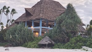 Restaurant - Mambo Beach Villas (Matemwe)