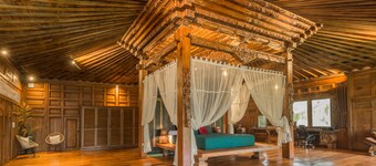 3 bedroom luxury villa resort w/ private infinity pool overlooking rice fields!