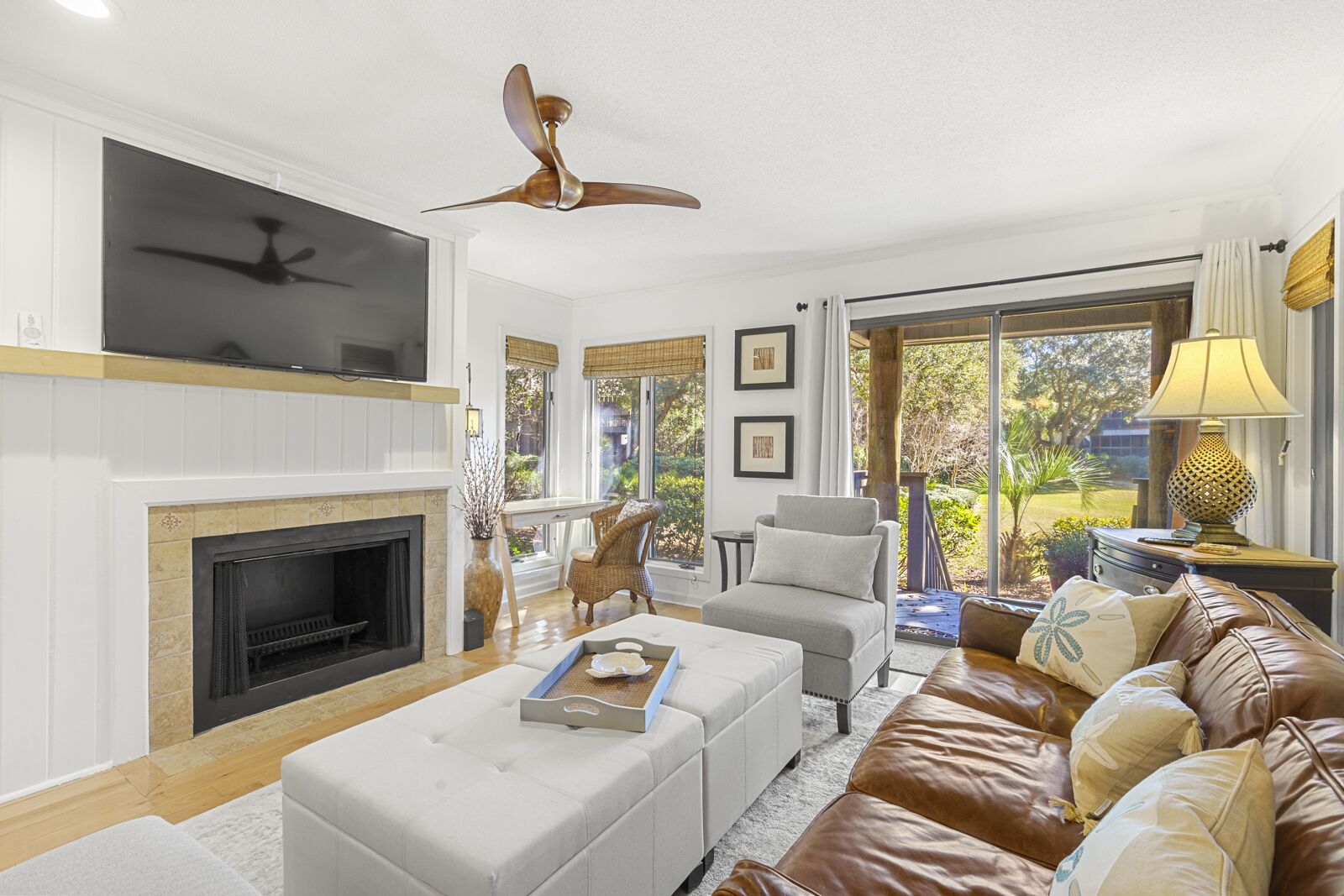 4513 Parkside: Dogs OK, 2BR, Deck & Screened Porch