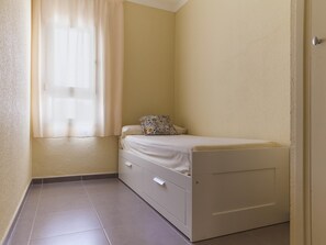 2 bedrooms, WiFi, bed sheets