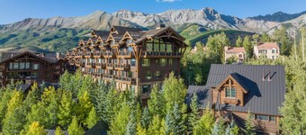 Spacious & Private 4-bedroom home in Village Core. Walk to Lifts & Gondola!