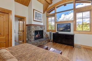 Interior - Spacious & Private 4-bedroom home in Village Core. Walk to Lifts & Gondola! (Mountain Village)