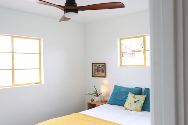 3 bedrooms, in-room safe, desk, free WiFi