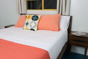 3 bedrooms, in-room safe, desk, free WiFi - Retro Retreat in the Heart of Downtown Buckeye, Arizona (Buckeye)