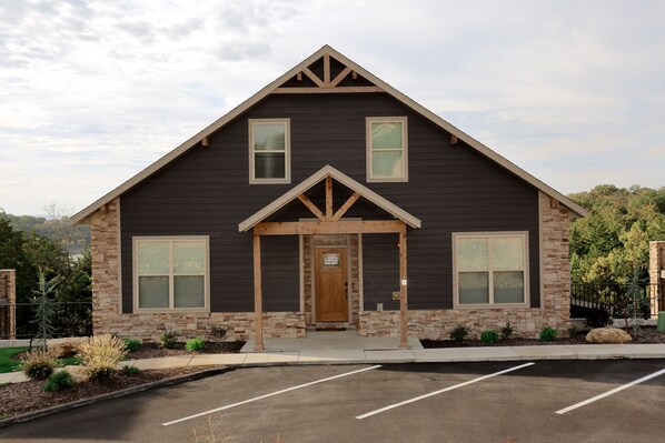 Exterior - #19 - Main Level (Antlers Resort 3 Bedroom) (Branson)